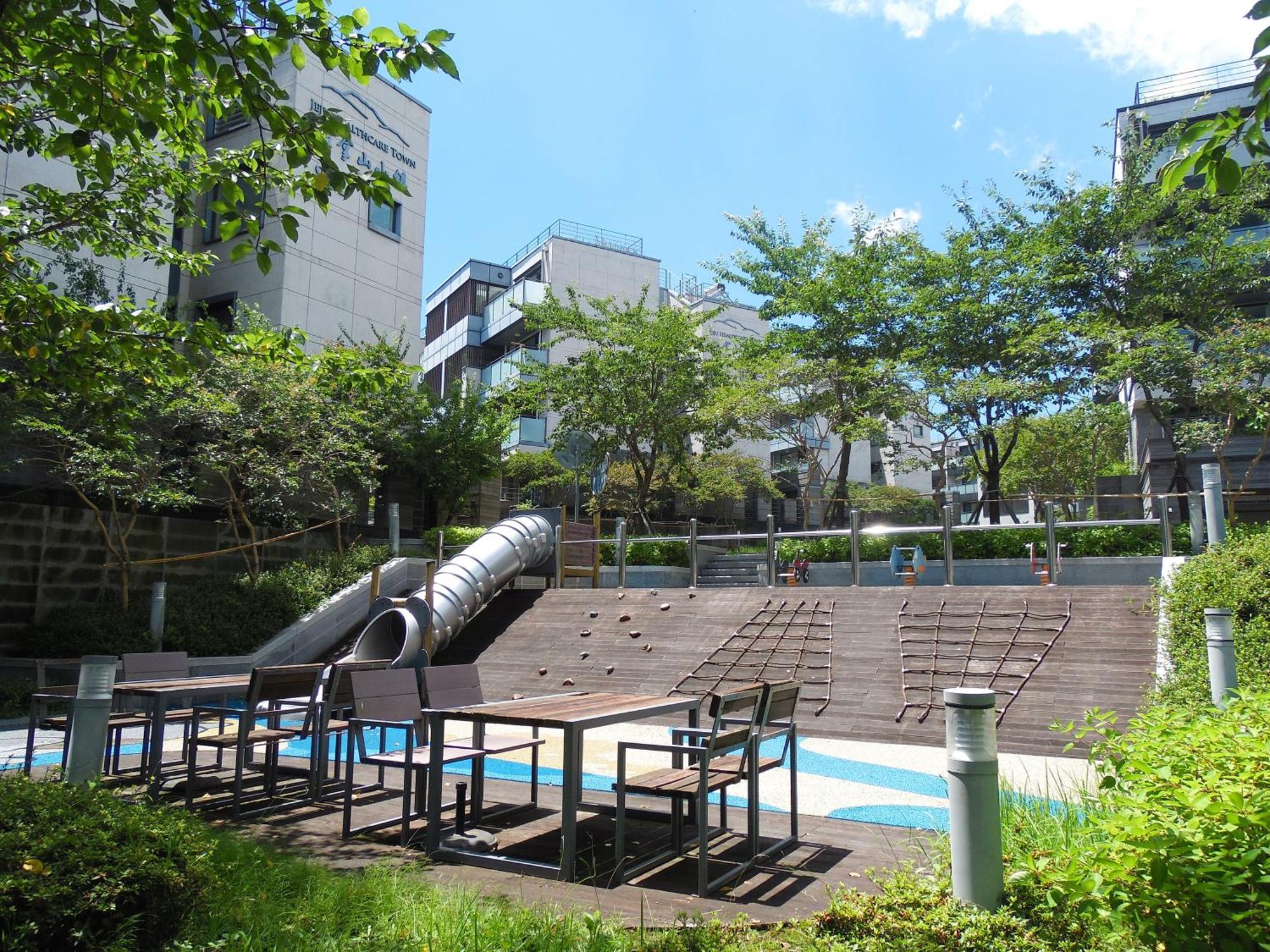 Healthcare Town Resort Seogwipo Exterior photo